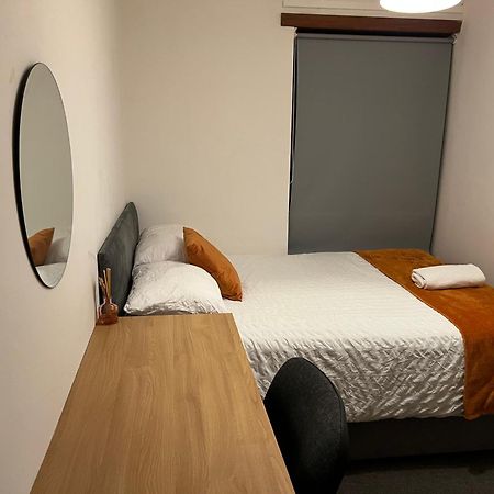 The Coral Guest House 1 Mile From Winchester Market Extérieur photo