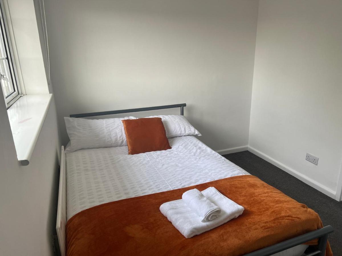 The Coral Guest House 1 Mile From Winchester Market Extérieur photo