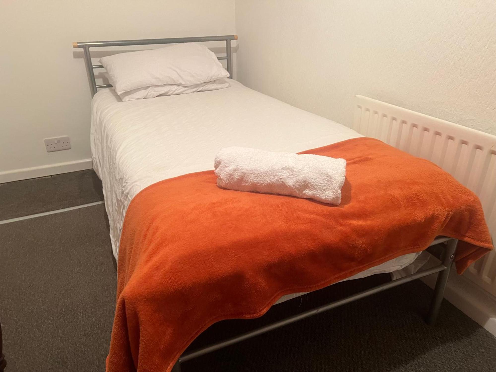 The Coral Guest House 1 Mile From Winchester Market Extérieur photo