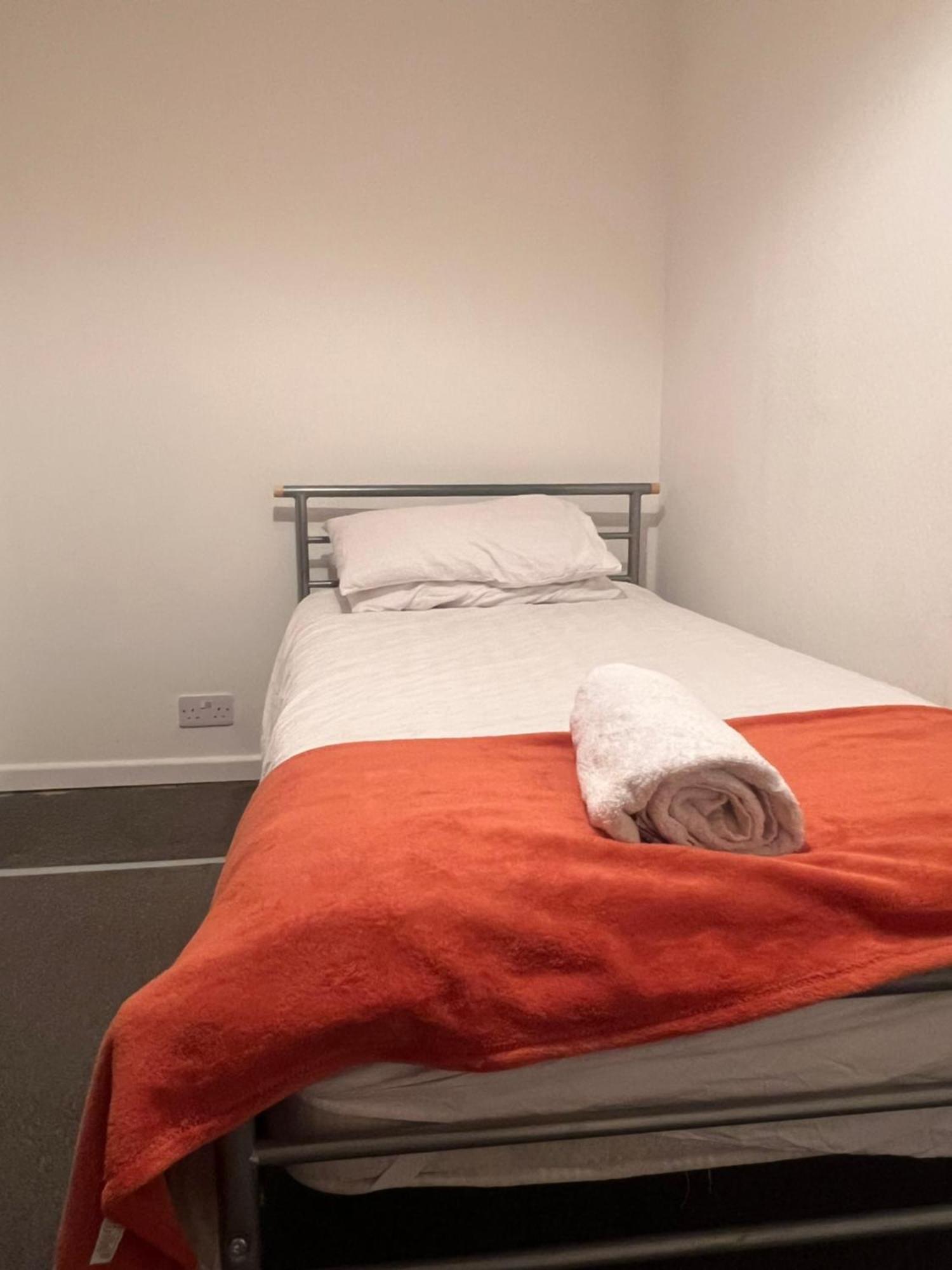 The Coral Guest House 1 Mile From Winchester Market Extérieur photo