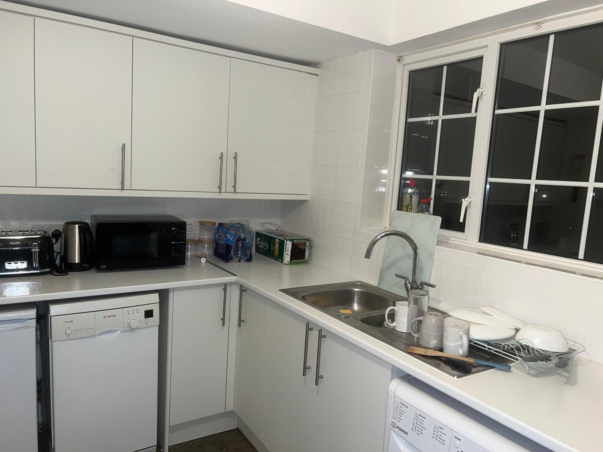 The Coral Guest House 1 Mile From Winchester Market Extérieur photo